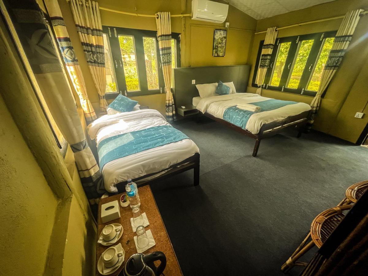 Hotel Tharu Garden And Beer Bar Chitwan Zewnętrze zdjęcie