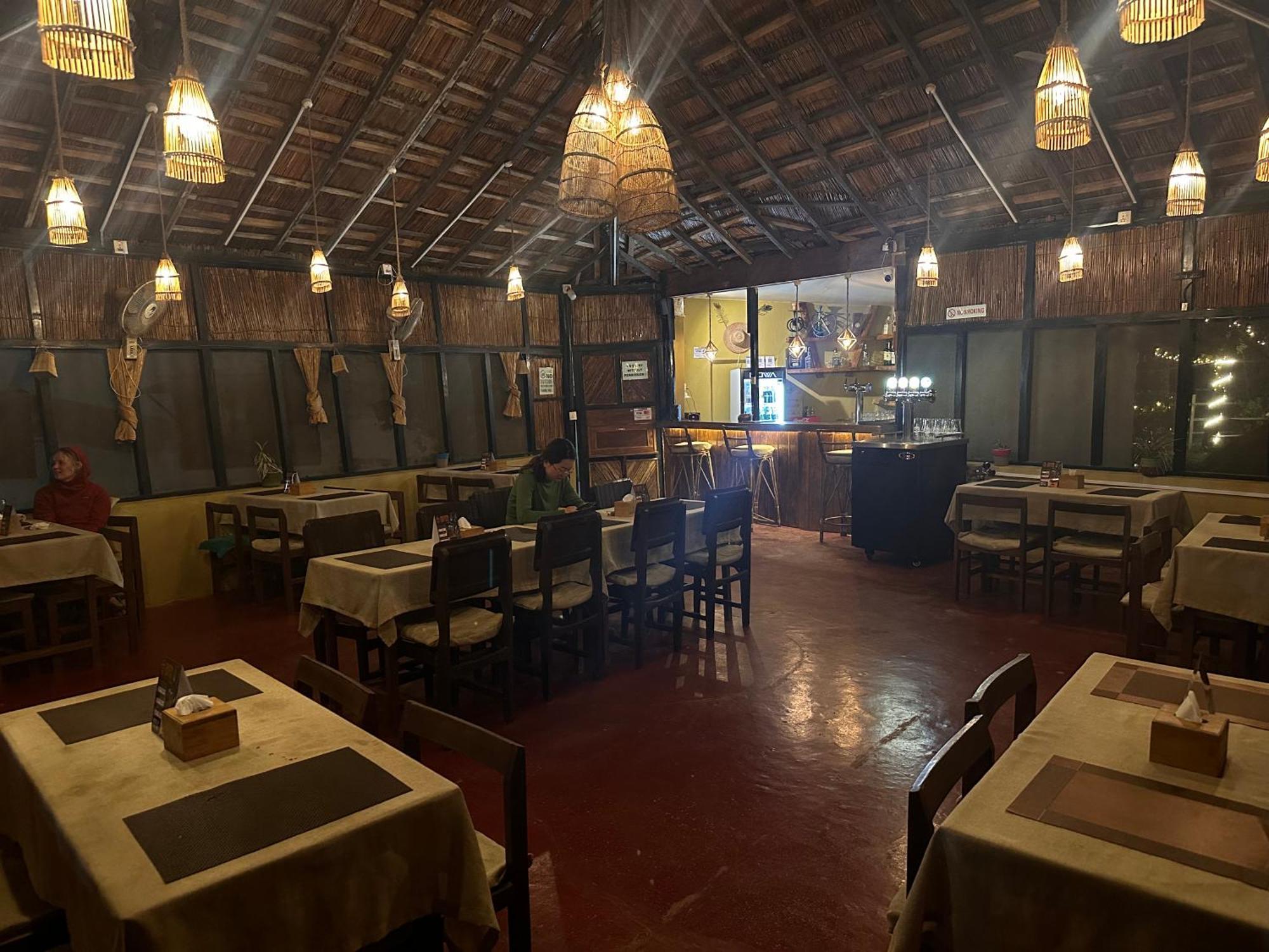 Hotel Tharu Garden And Beer Bar Chitwan Zewnętrze zdjęcie
