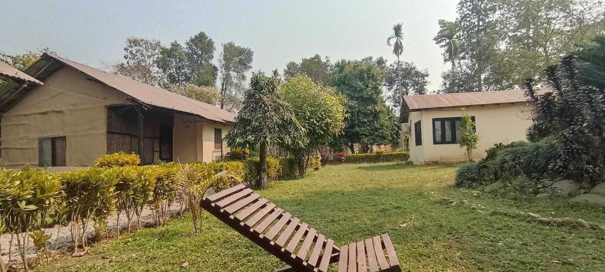 Hotel Tharu Garden And Beer Bar Chitwan Zewnętrze zdjęcie