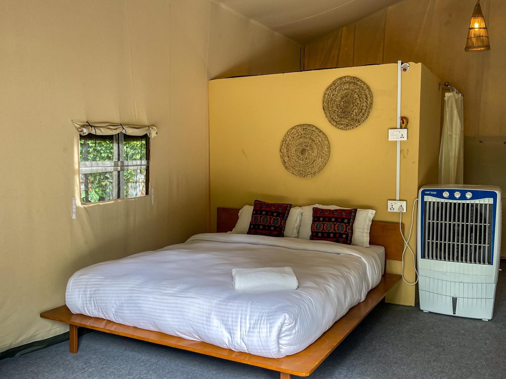 Hotel Tharu Garden And Beer Bar Chitwan Zewnętrze zdjęcie