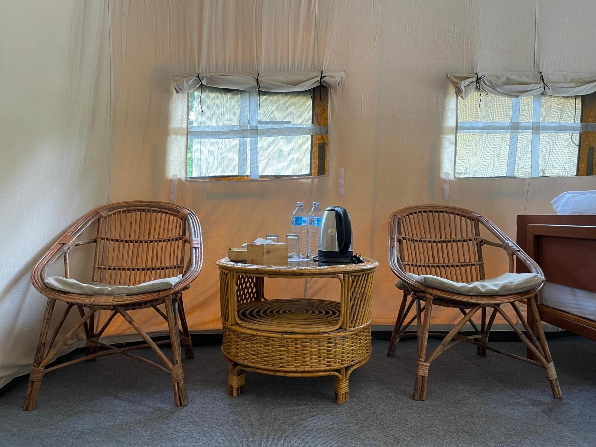 Hotel Tharu Garden And Beer Bar Chitwan Zewnętrze zdjęcie