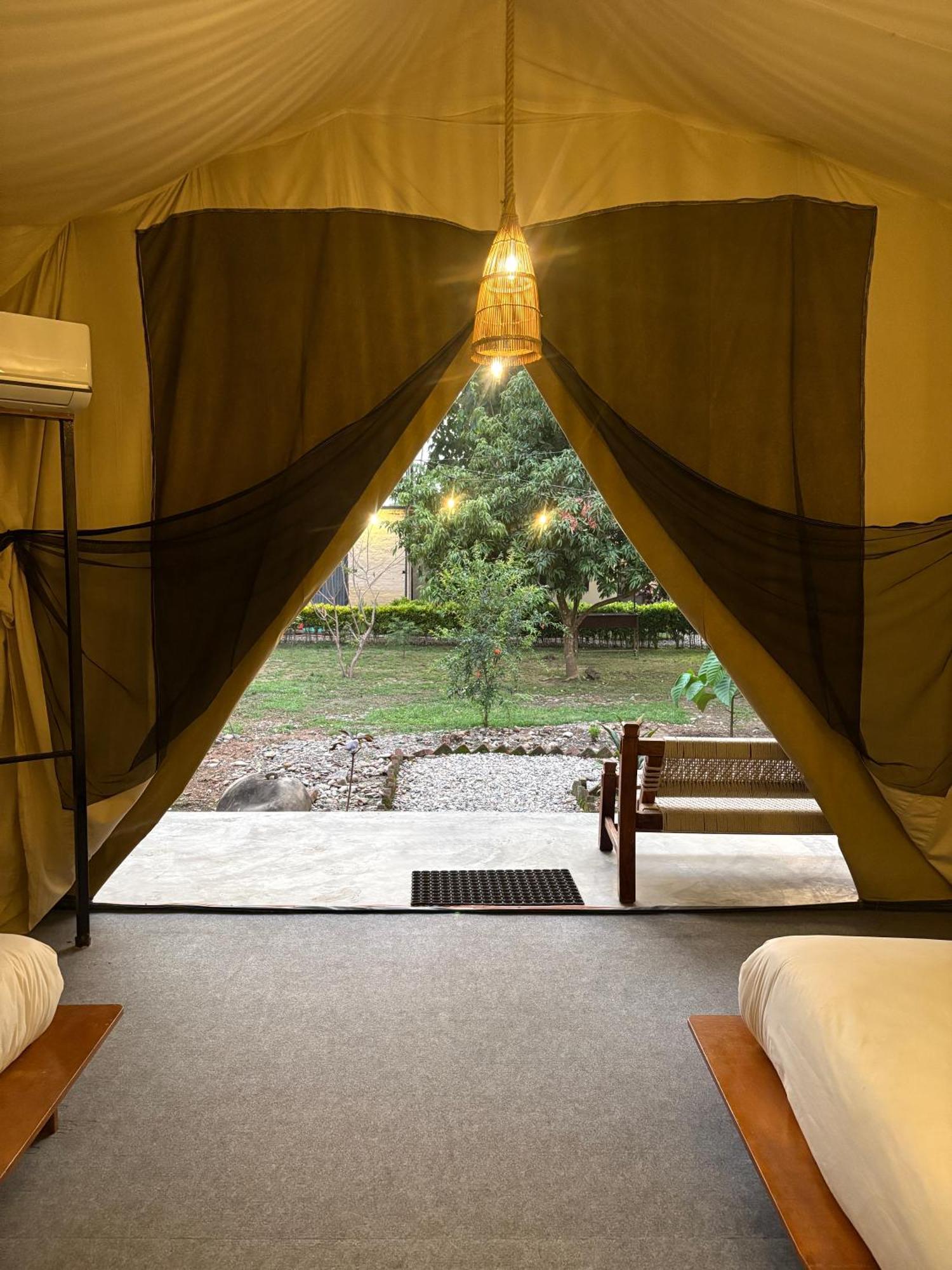 Hotel Tharu Garden And Beer Bar Chitwan Zewnętrze zdjęcie